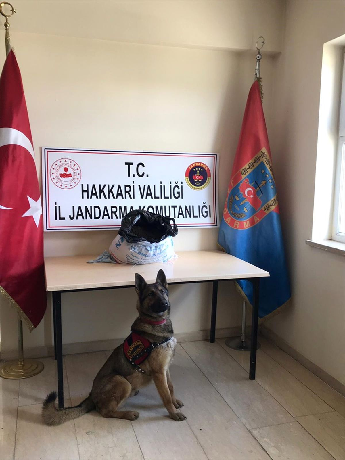 Hakkari\'de Yaklaşık 18 Kilogram Esrar Ele Geçirildi
