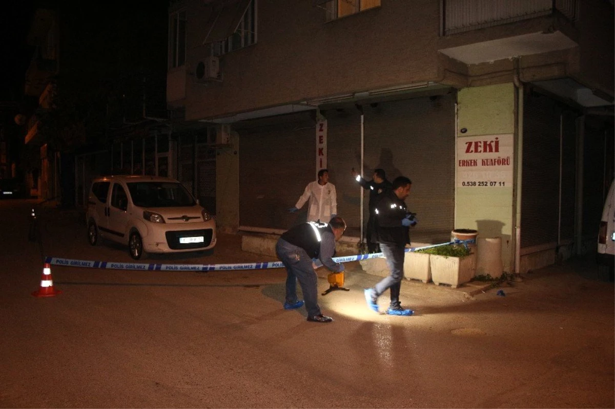 İzmir\'de Sokak Ortasında Cinayet: 1 Ölü