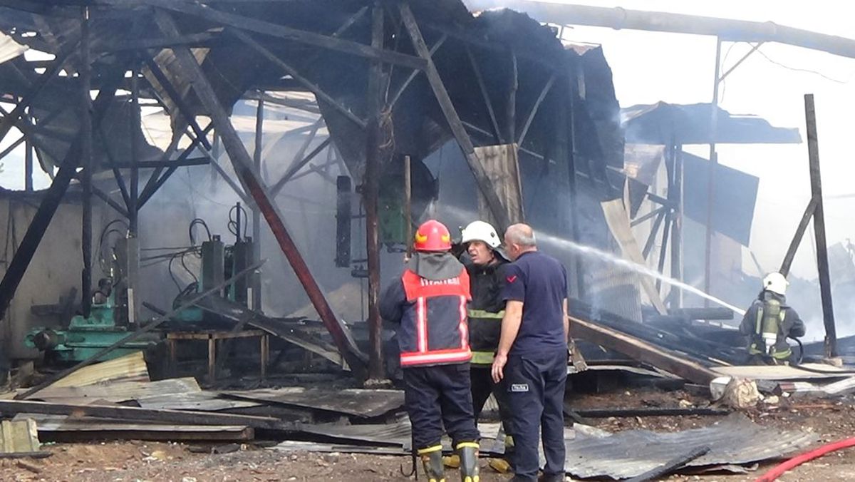 Kereste İmalathanesi Alevlere Teslim Oldu