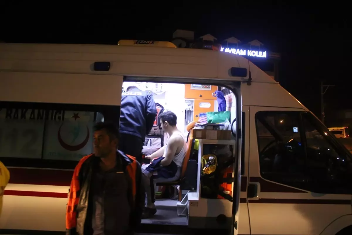 Kocaeli\'de Trafik Kazası: 2 Yaralı