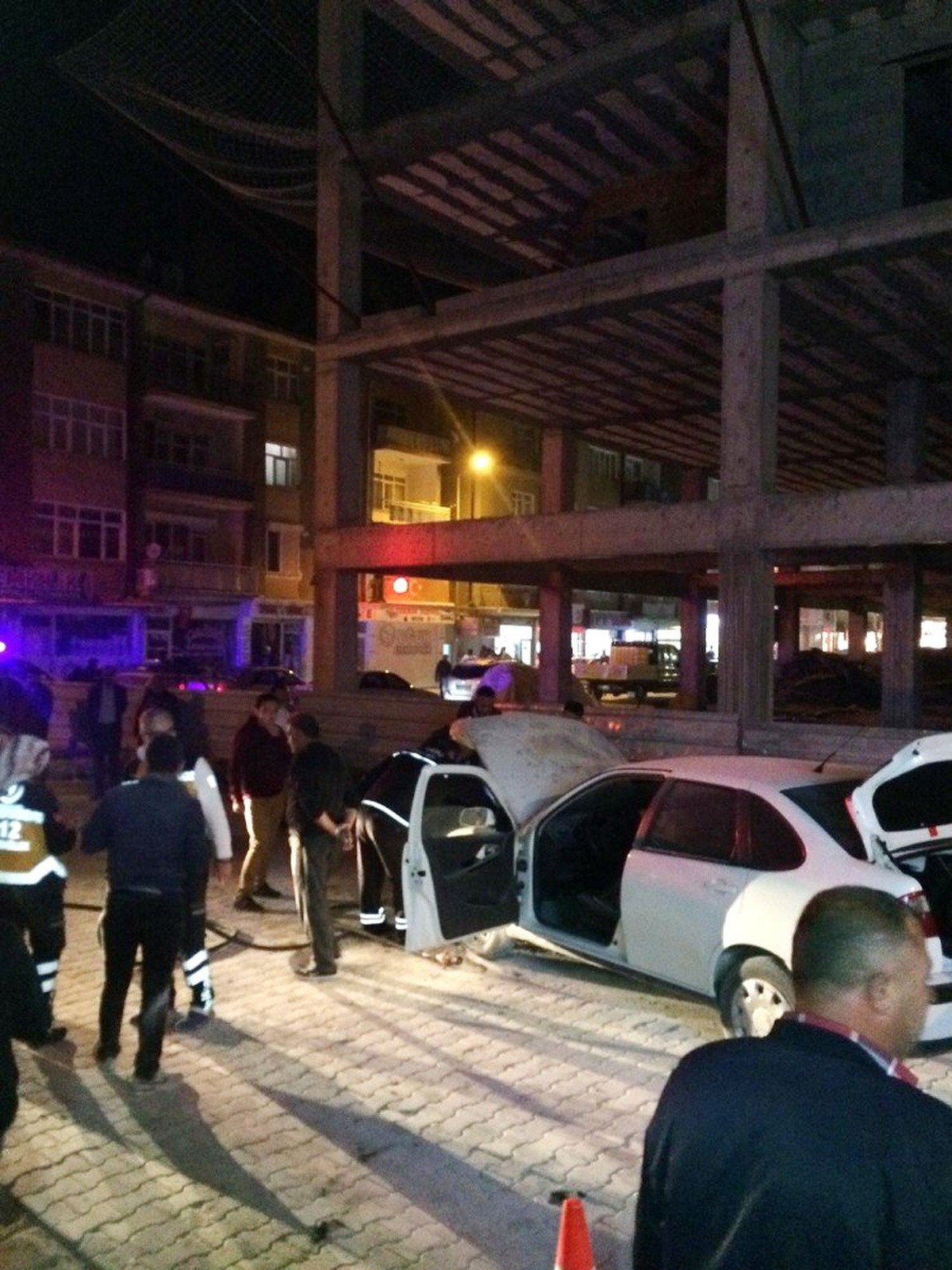 Otomobil Seyir Halindeyken Alev Aldı