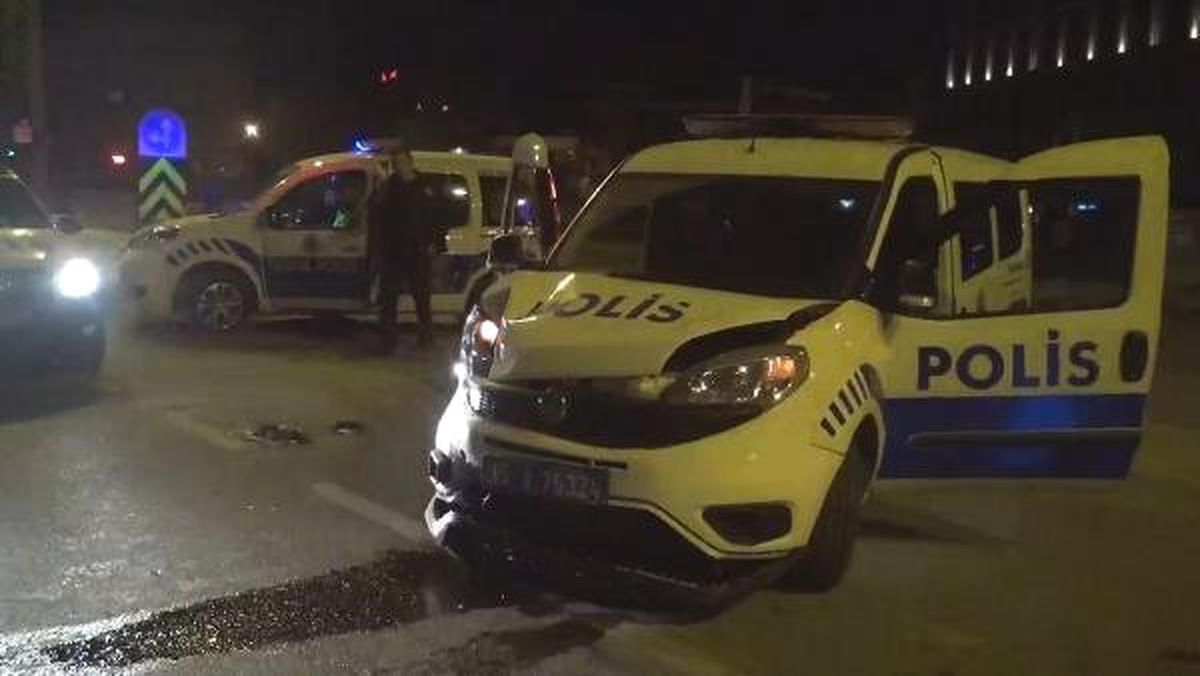 Polis, Şüpheli Aracı Lastiklerine Ateş Açarak Durdurdu