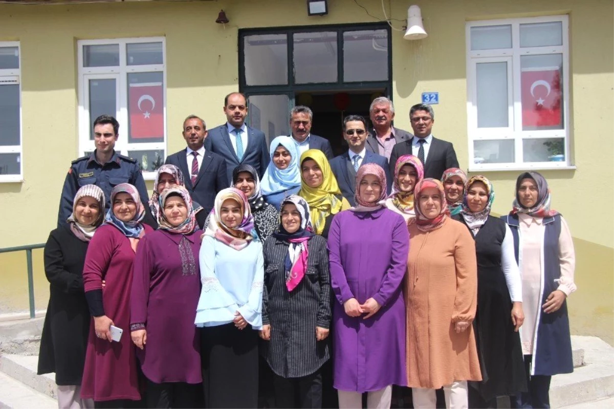 Seydişehir\'de Halk Eğitim Merkezinden Yıl Sonu Sergisi