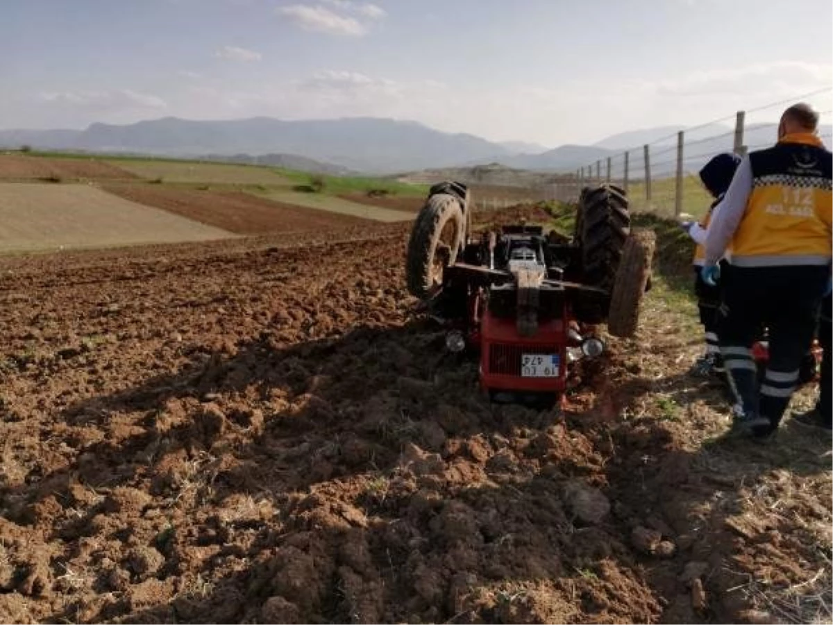 Tarla Sürerken Devrilen Traktörün Altında Kalarak Öldü