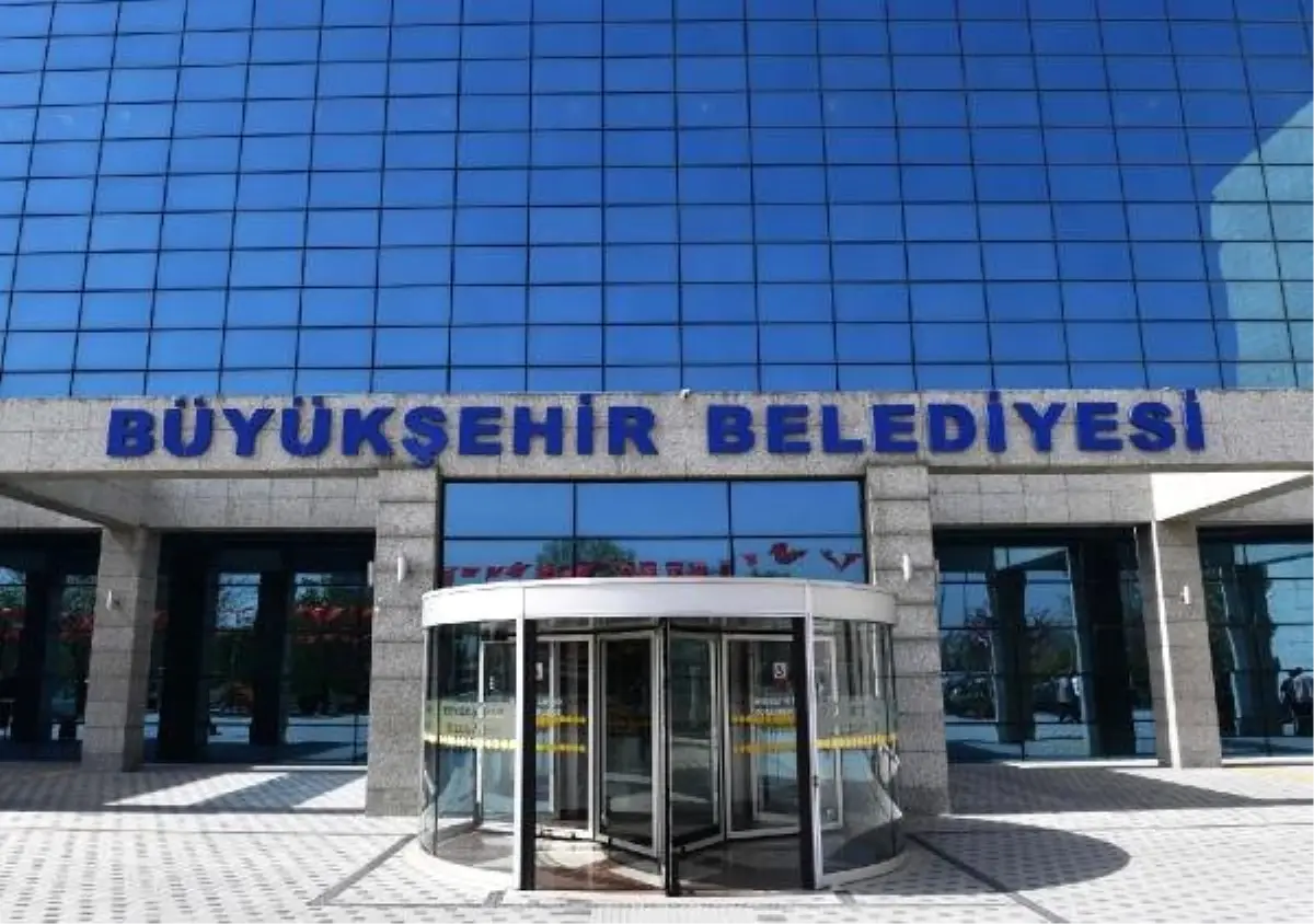 Ankara\'da Büyükşehir Tabelasına \'T.c.\' İbaresi Yeniden Eklendi