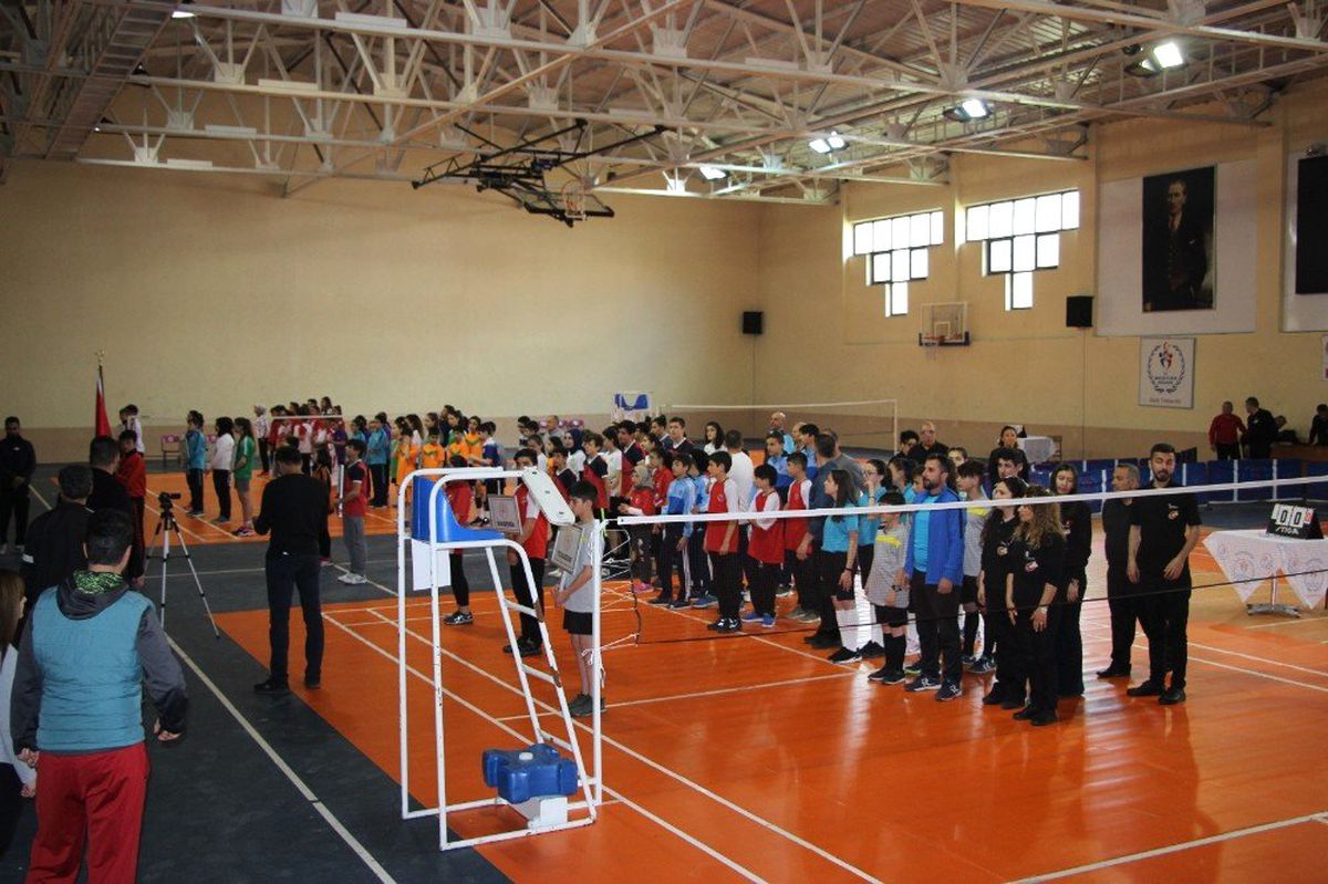 Badminton Grup Müsabakaları Başladı