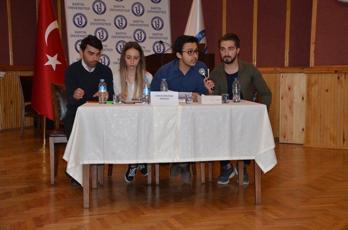 Bartın\'da Öğrenciler Arasında Münazara Yarışması Yapıldı
