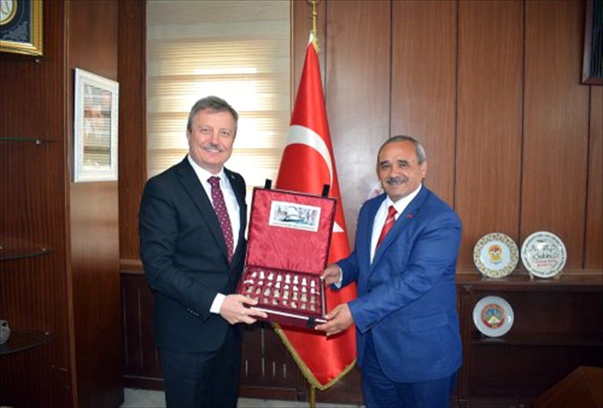 Başkan Şahin\'e Tebrik Ziyaretleri