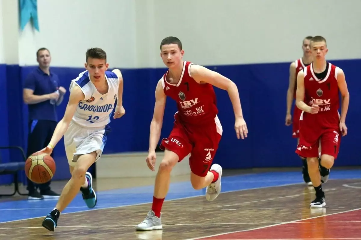 Basketbolun Şampiyonu Polonya\'nın Lublin Takımı Oldu