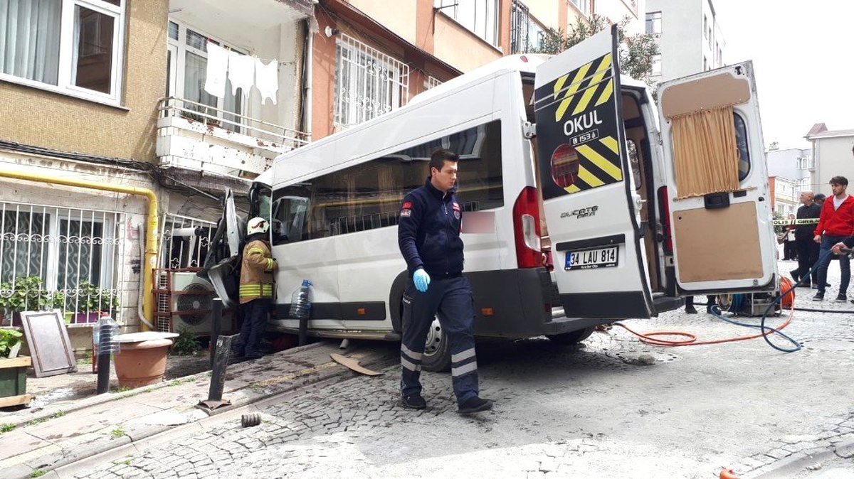 Beşiktaş\'ta Feci Kaza: 2 Yaralı