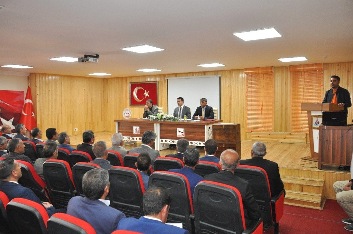 Bulanık\'ta Köylere Hizmet Götürme Birliği\'nin Olağan Genel Kurul Seçimi Yapıldı