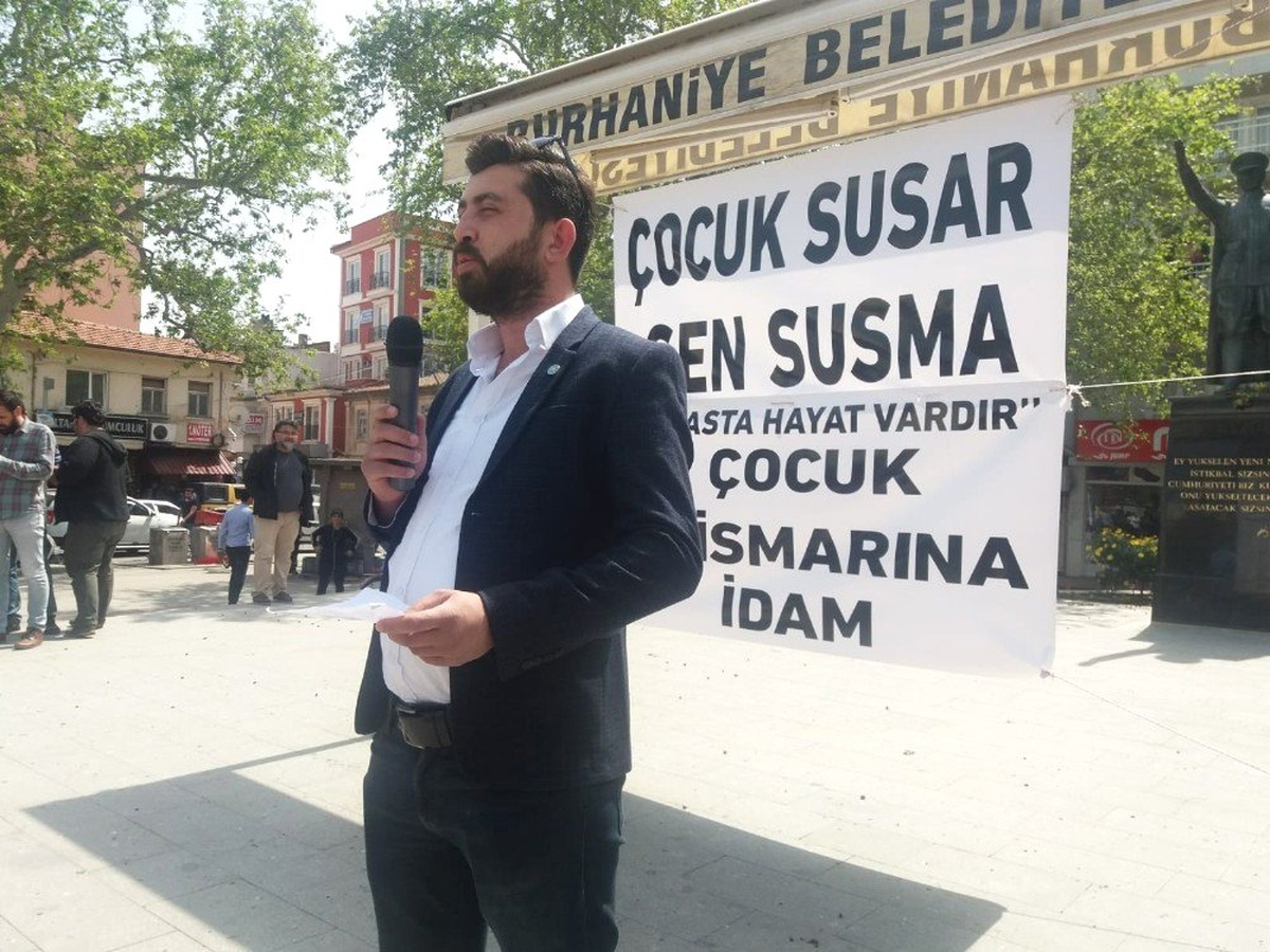 Burhaniyelilerden İki Öğrencinin İstismarına Tepki