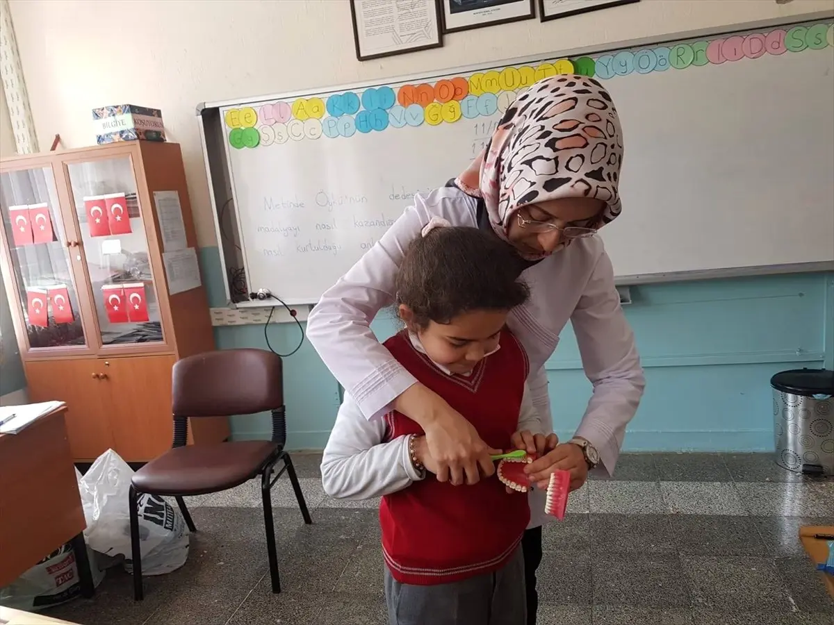 Derebucak\'ta "Koruyucu Ağız ve Diş Sağlığı" Programı