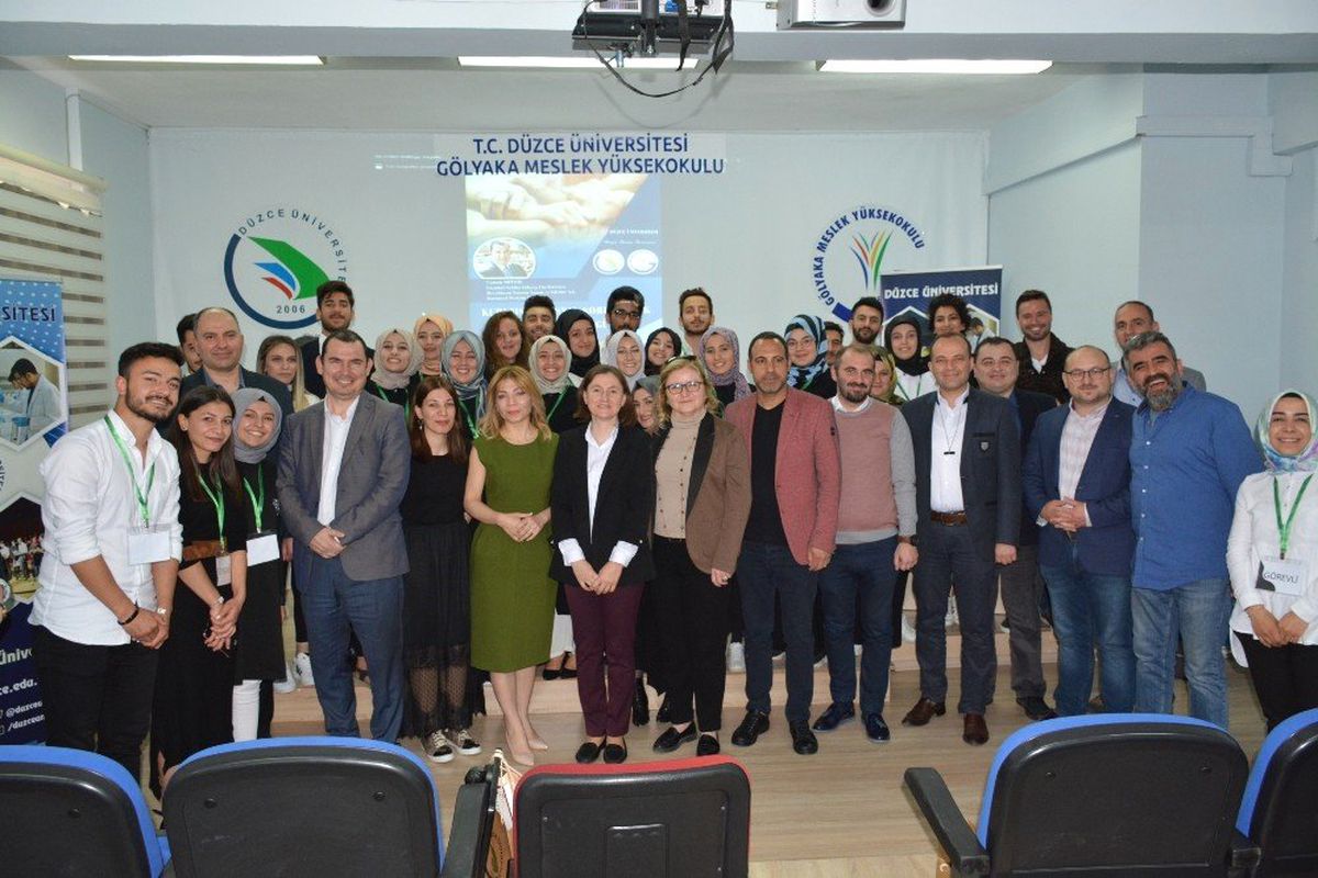 Düzce Üniversitesi Öğrencileri Sosyal Sorumluluk Projelerini Anlattı