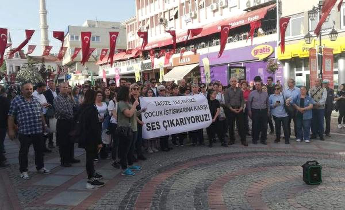 Edirneli Kadınlar Küçükçekmece\'deki Cinsel İstismarı Protesto Etti