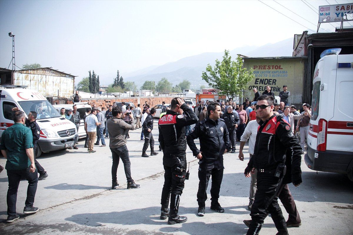 Güncelleme - Bursa\'da Sanayi Sitesinde Patlama ve Yangın: 5 Yaralı