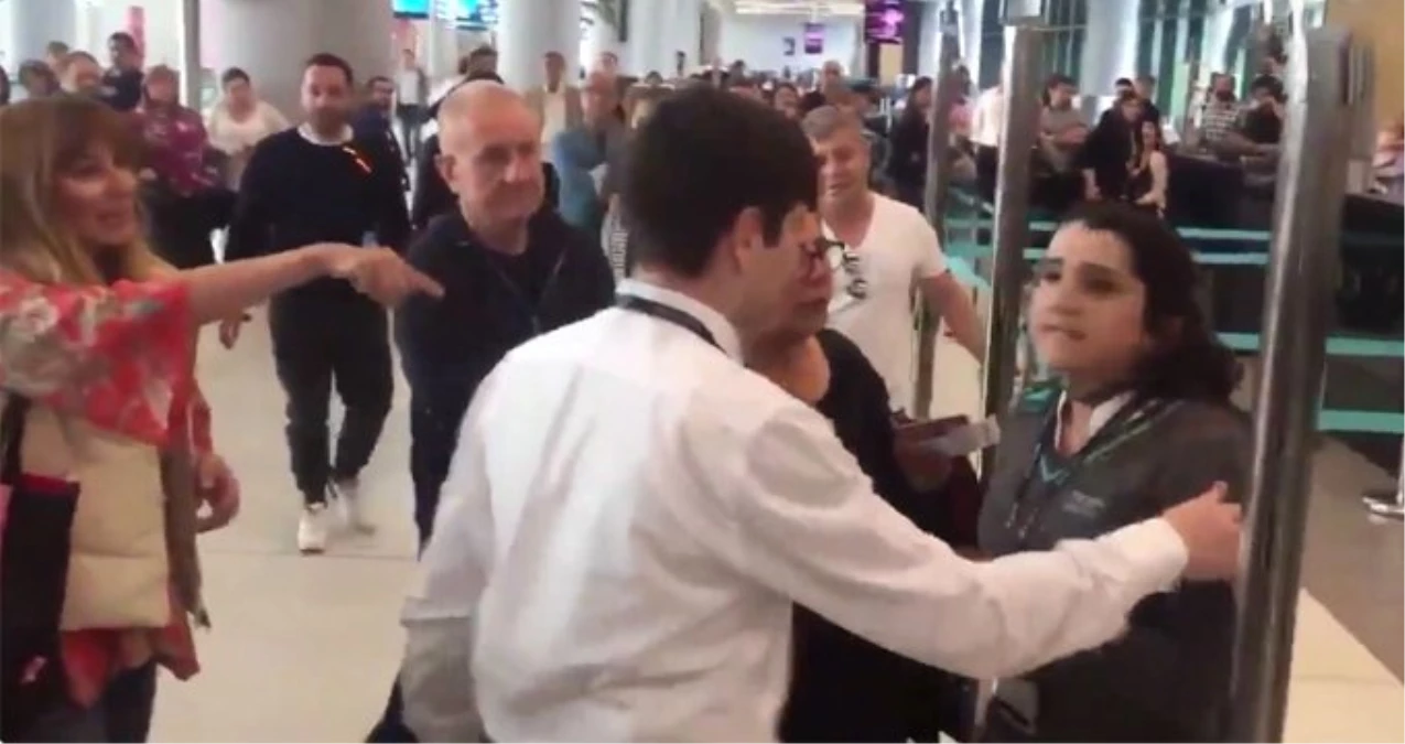 Oyuncu Gürgen Öz, Havaalanında Personele Hakaret Eden Kadına Sitem Etti