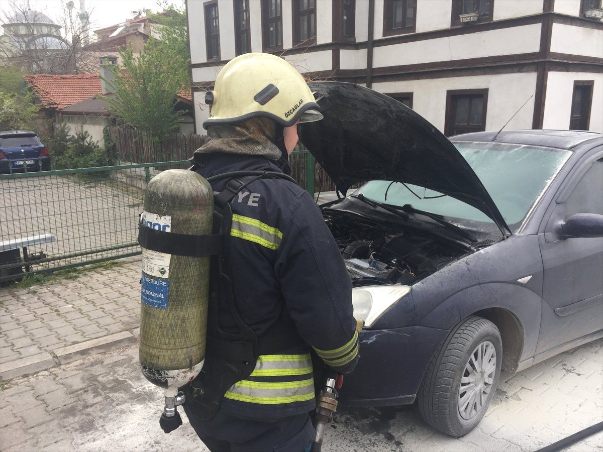 Hareket Halindeki Otomobilde Yangın Çıktı