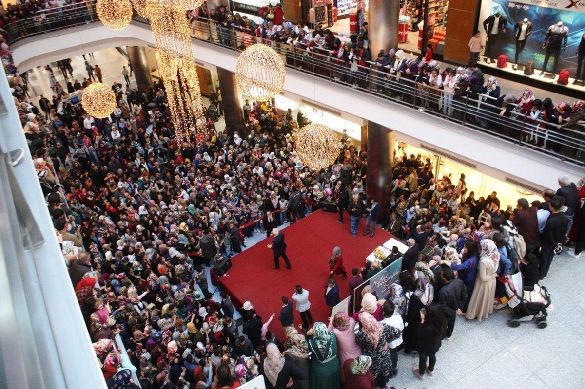 Hatipoğlu, Diyarbakır\'da Vatandaşlarla Bir Araya Geldi