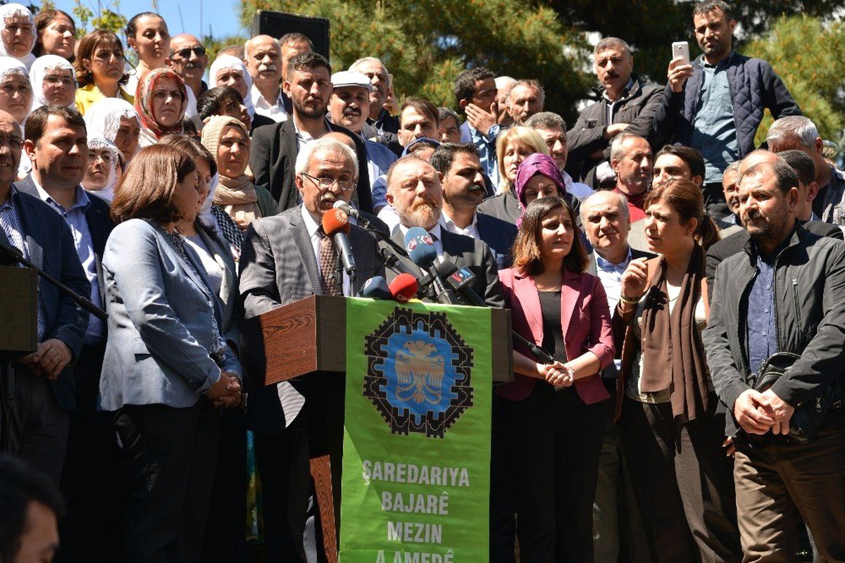 Hdp Eş Genel Başkanlarından Belediyeye Ziyaret