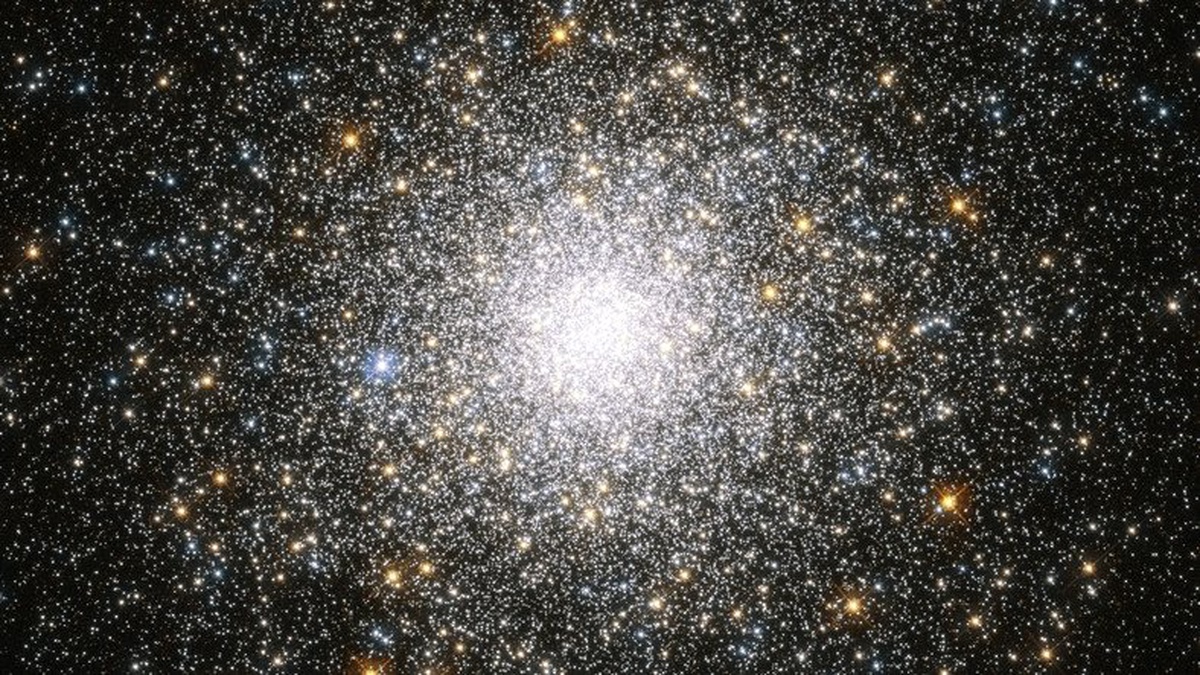Hubble Uzay Teleskobu, Güneş\'ten 180 Bin Kat Daha Parlak Olan Messier 75\'i Görüntüledi