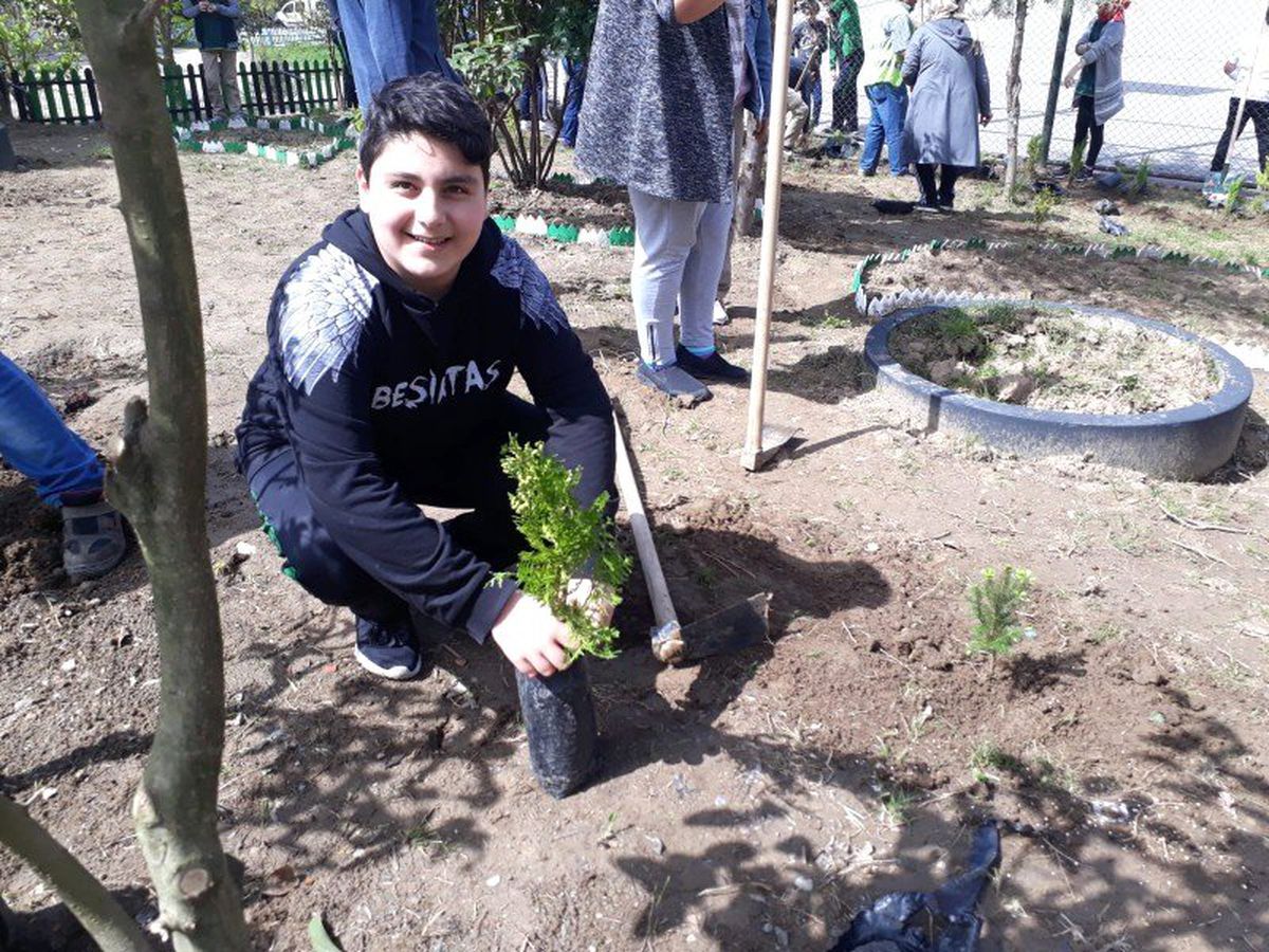 Hürriyet Ortaokulundan Örnek Davranış