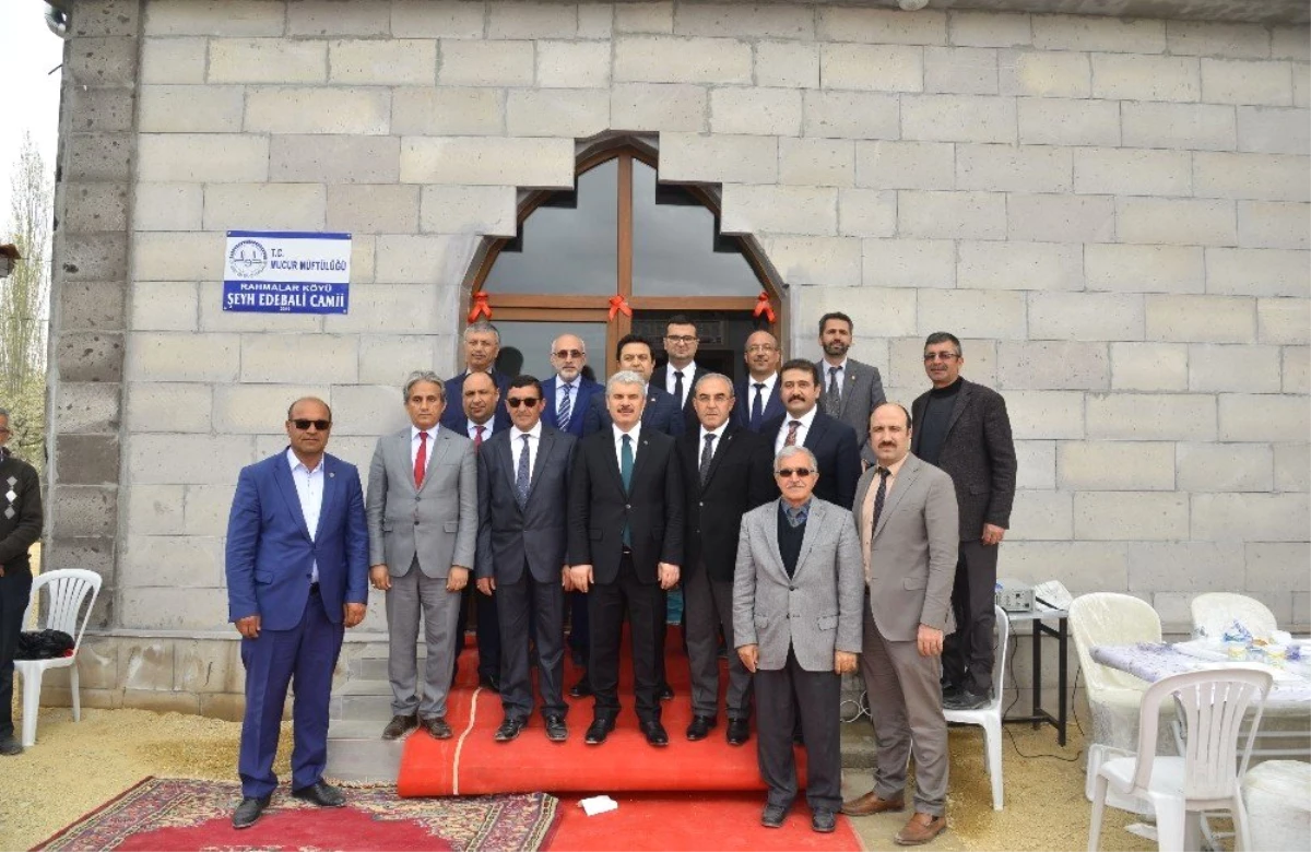 İmece Usulü ile Yaptırılan Cami İbadete Açıldı