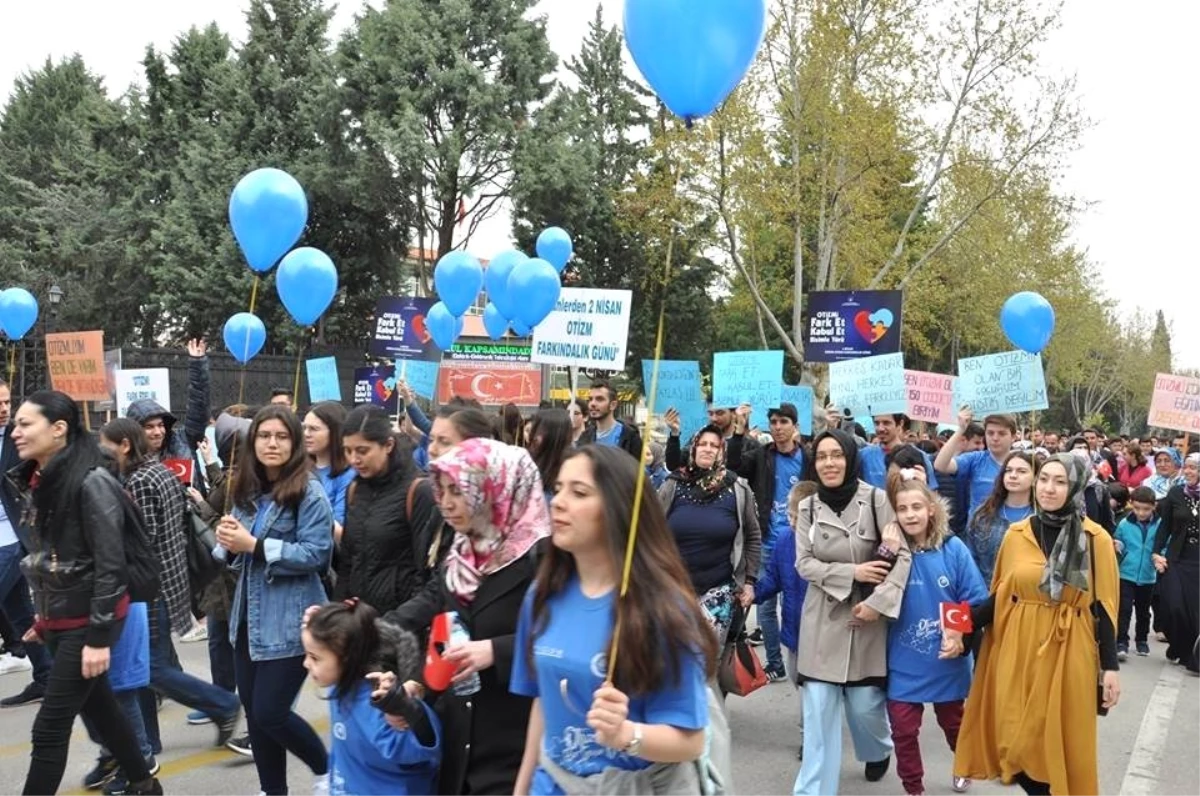 Isparta\'da Otizm Farkındalık Yürüyüşü