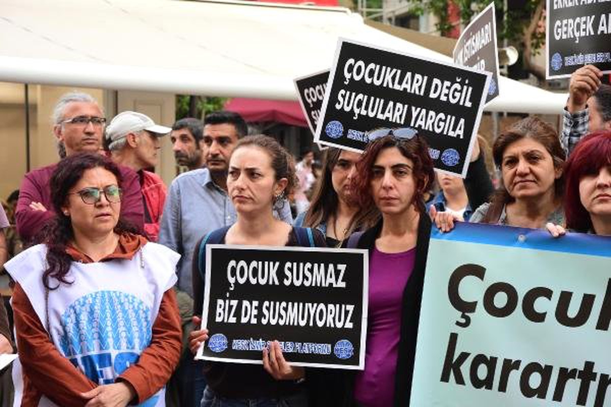 İzmir\'de, Kesk\'ten Çocuğa Karşı \'Cinsel İstismar\' Eylemi