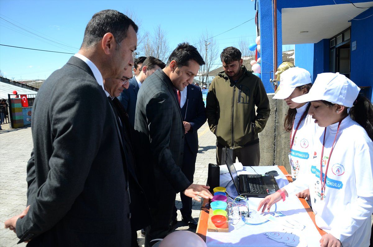 Küçük Mucitler Projelerini Köyde Sergiledi