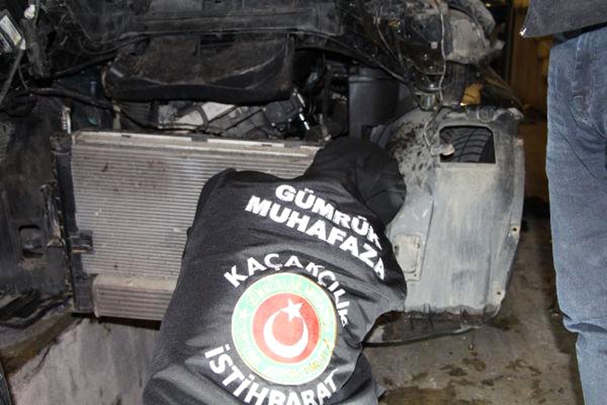Otomobilin Motorundan 11 Kilo Eroin Çıktı