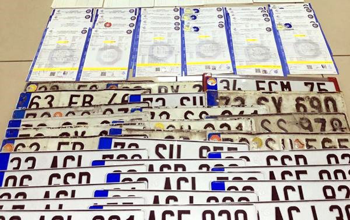 Şirket Araçlarını, Sahte Ruhsat ve Sahte Plaka Yapıp Kiralayan 12 Kişi Gözaltına Alındı