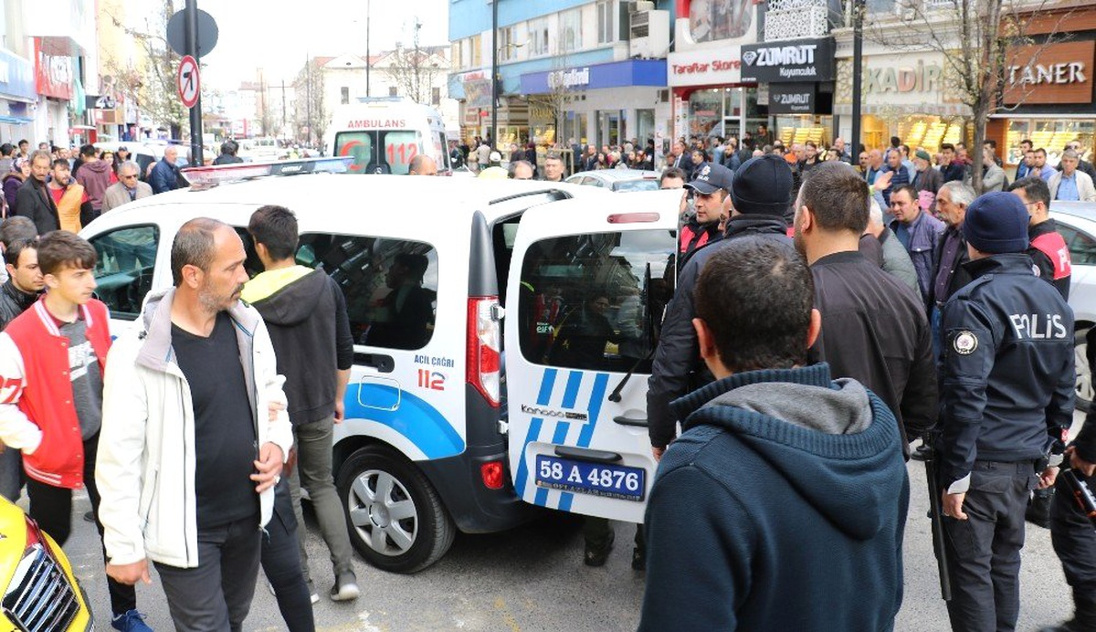 Sivas\'ta Alacak Verecek Kavgası