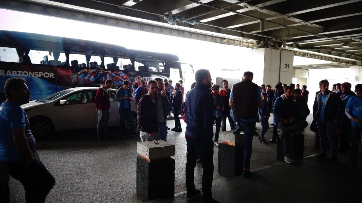 Trabzonspor\'a İstanbul\'da Coşkulu Karşılama