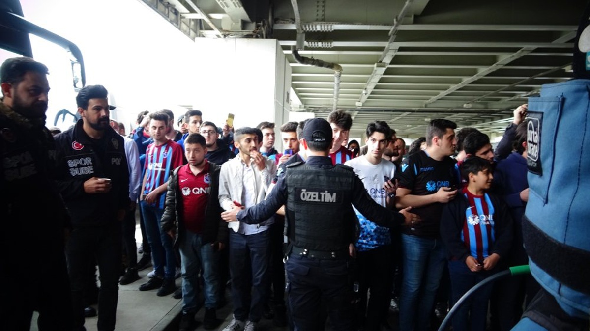 Trabzonspor\'a İstanbul\'da Coşkulu Karşılama
