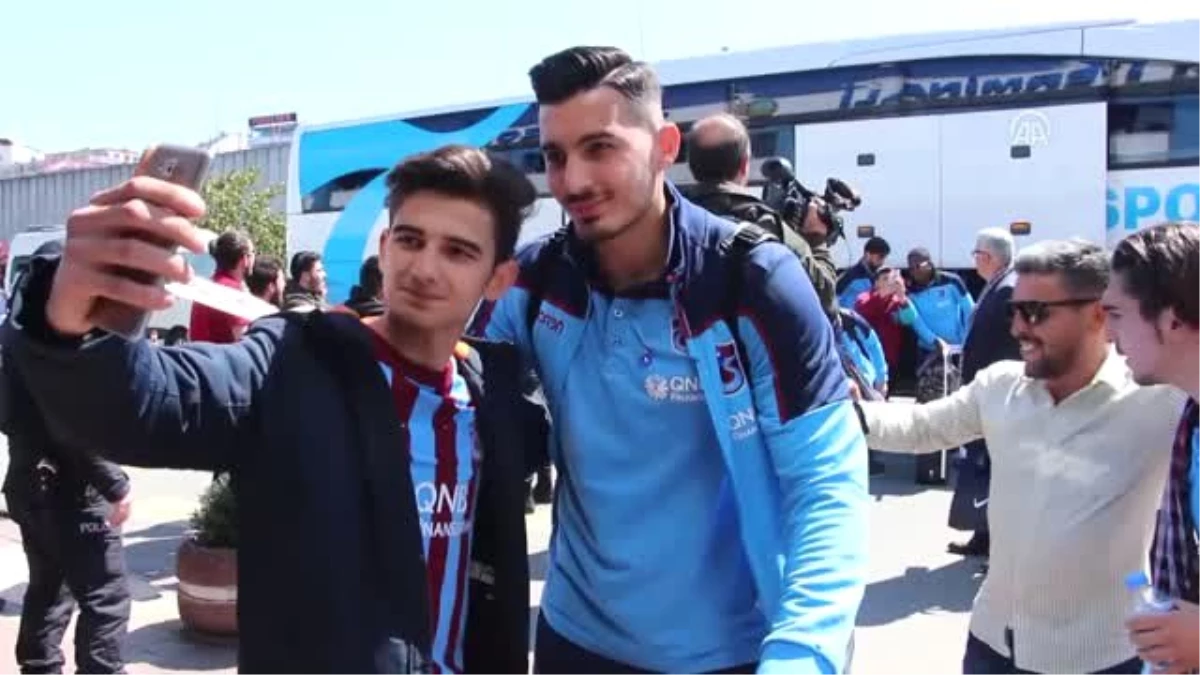 Trabzonspor Kafilesi İstanbul\'a Gitti