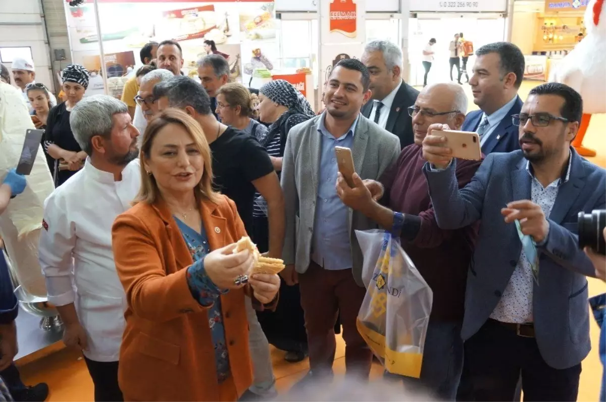 Vali Demirtaş Maraş Dondurması Kesti