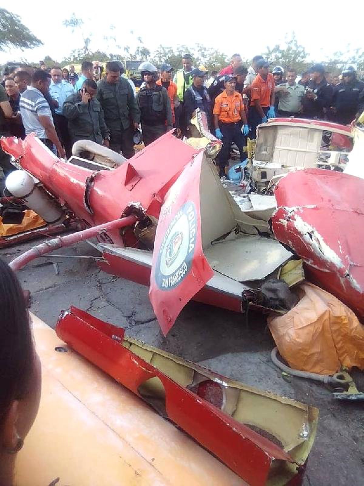 Venezuela\'da Polis Helikopteri Düştü: General ve Pilot Öldü