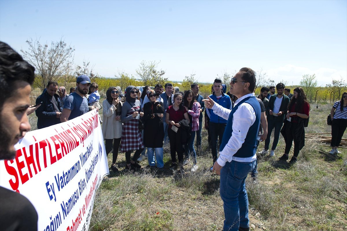 Aziz Şehitlerimiz İçin Ağaç Dikiyoruz"