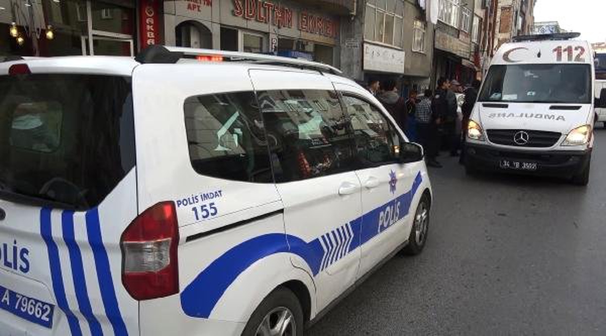 Bacağından Bıçaklandı, Telefonunu Vermedi