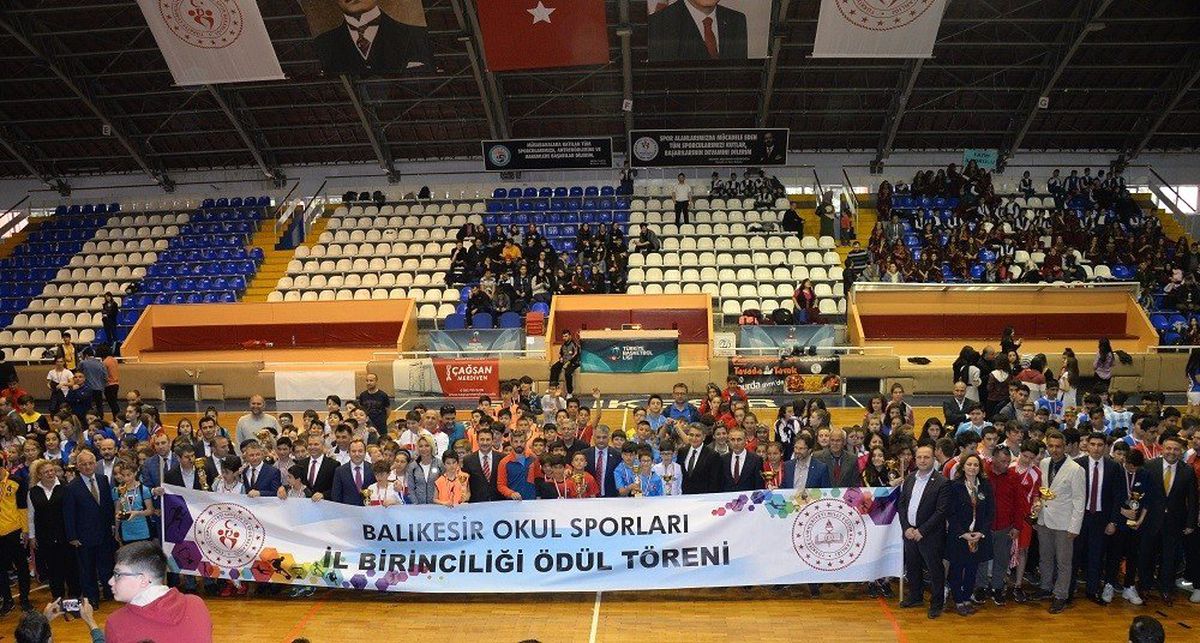 Balıkesir\'de Spor Ödülleri Sahiplerini Buldu