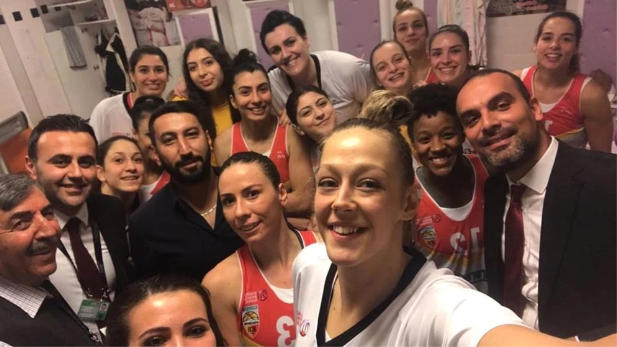 Bellona Kayseri Basketbol Sportif Direktörü Bozbey: "Kayseri\'ye Kupa Yakışır"