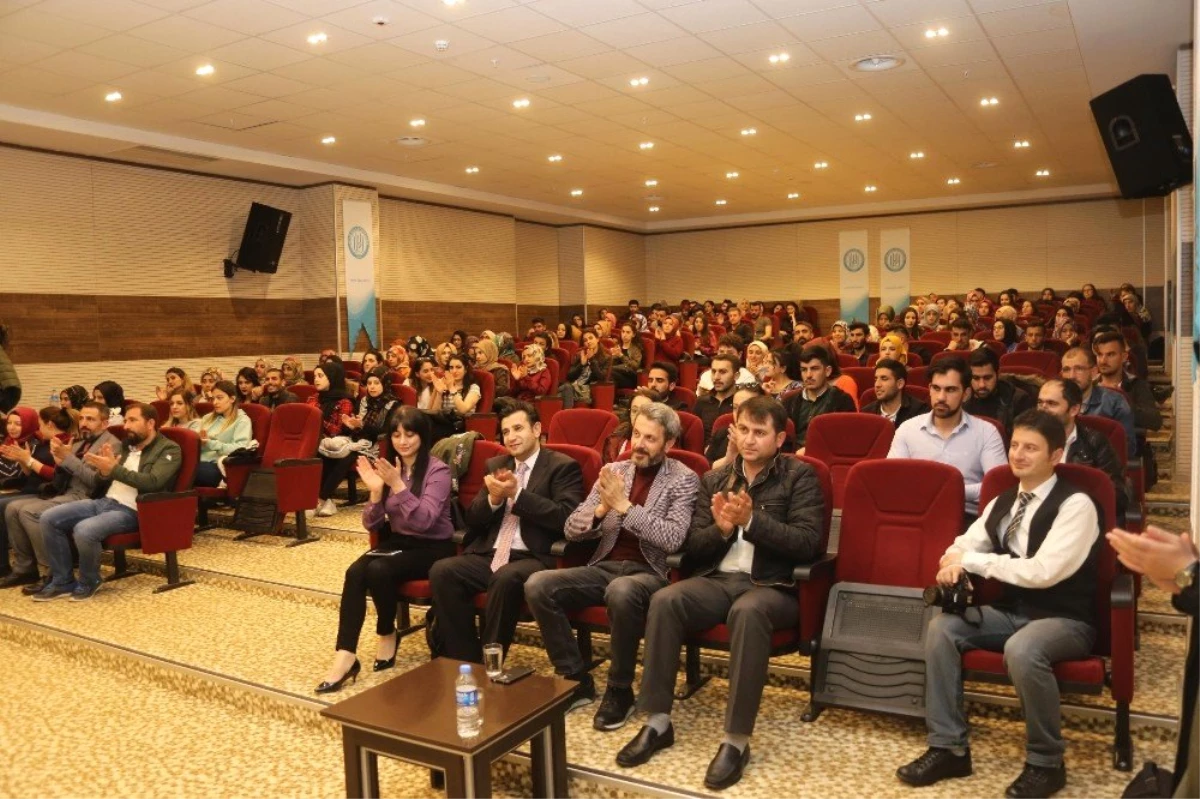 Beü\'de "Türkçenin Ömrü" Konferansı Düzenlendi