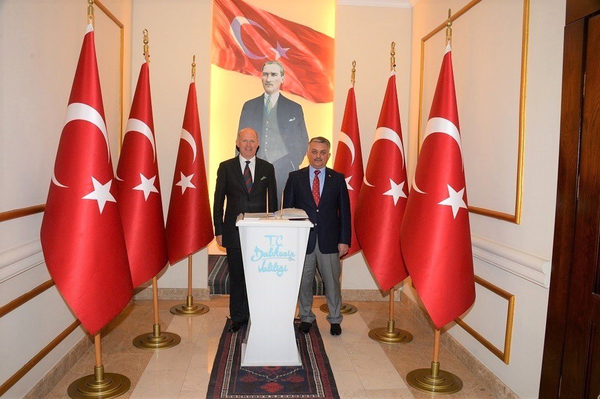 Birleşik Krallık Büyükelçisi Sir Chilcott, Vali Yazıcı\'yı Ziyaret Etti