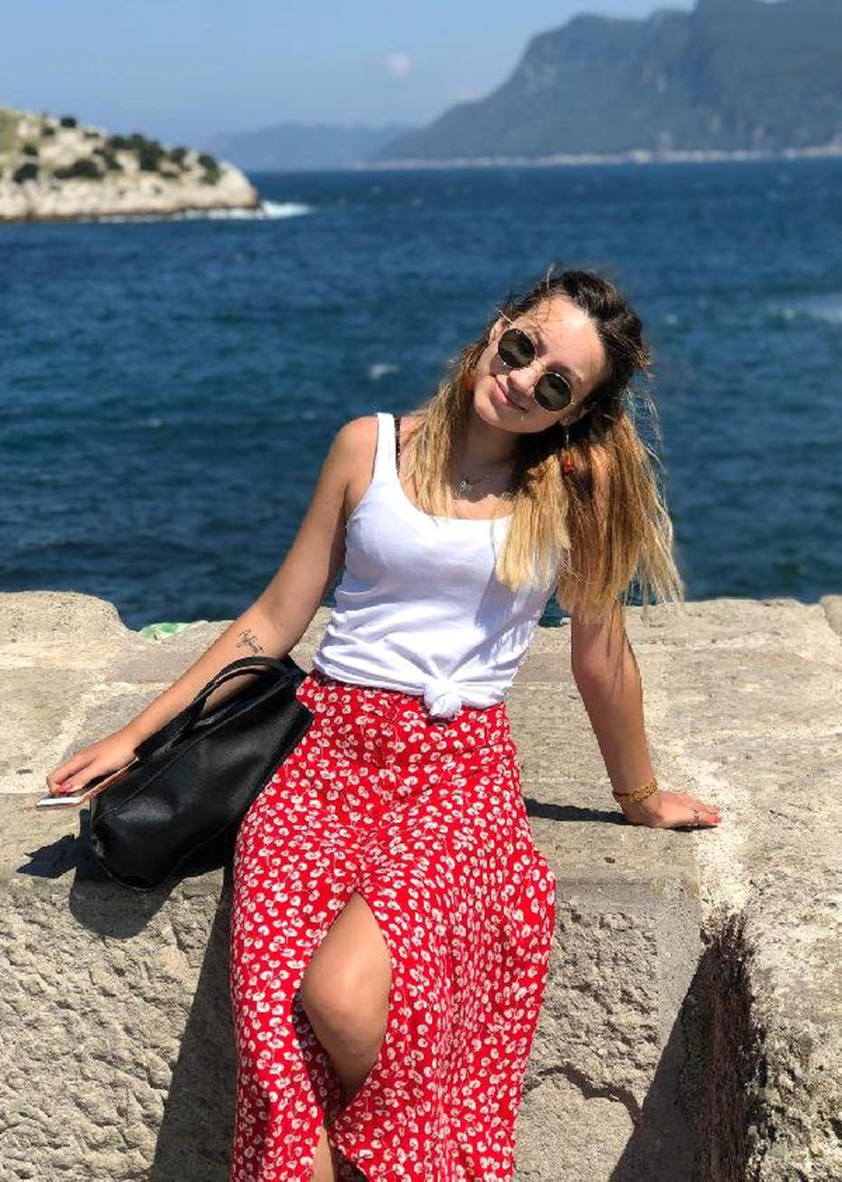 Buse Koluna Dövme Yaptırıp, \'Kaybolursam Buradan Bulursunuz\' Demiş