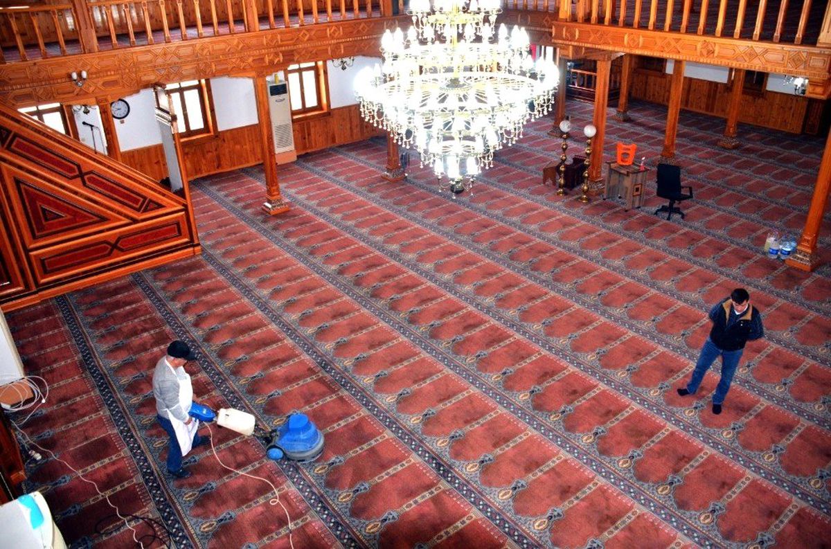 Camilerde Ramazan Ayı Öncesi Temizlik