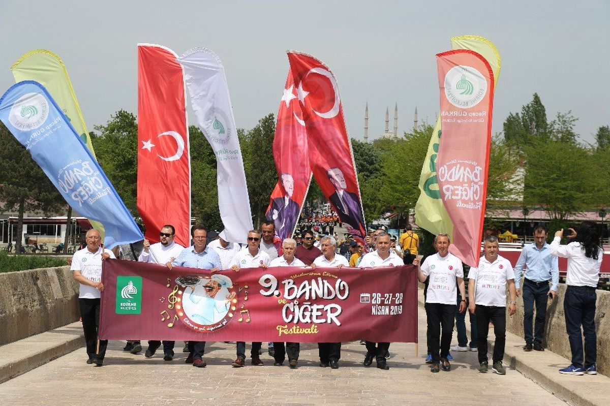 Dev Ciğer Tavasını 15 Kişi Yıkadı, İtfaiye Duruladı