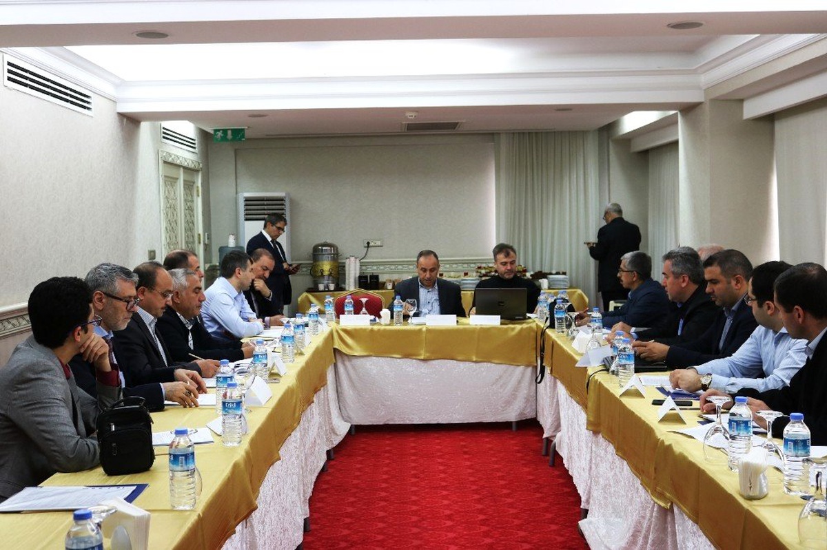 Diyarbakır\'da \'Kardeşlik Hukuku\' Çalıştayı Düzenlendi