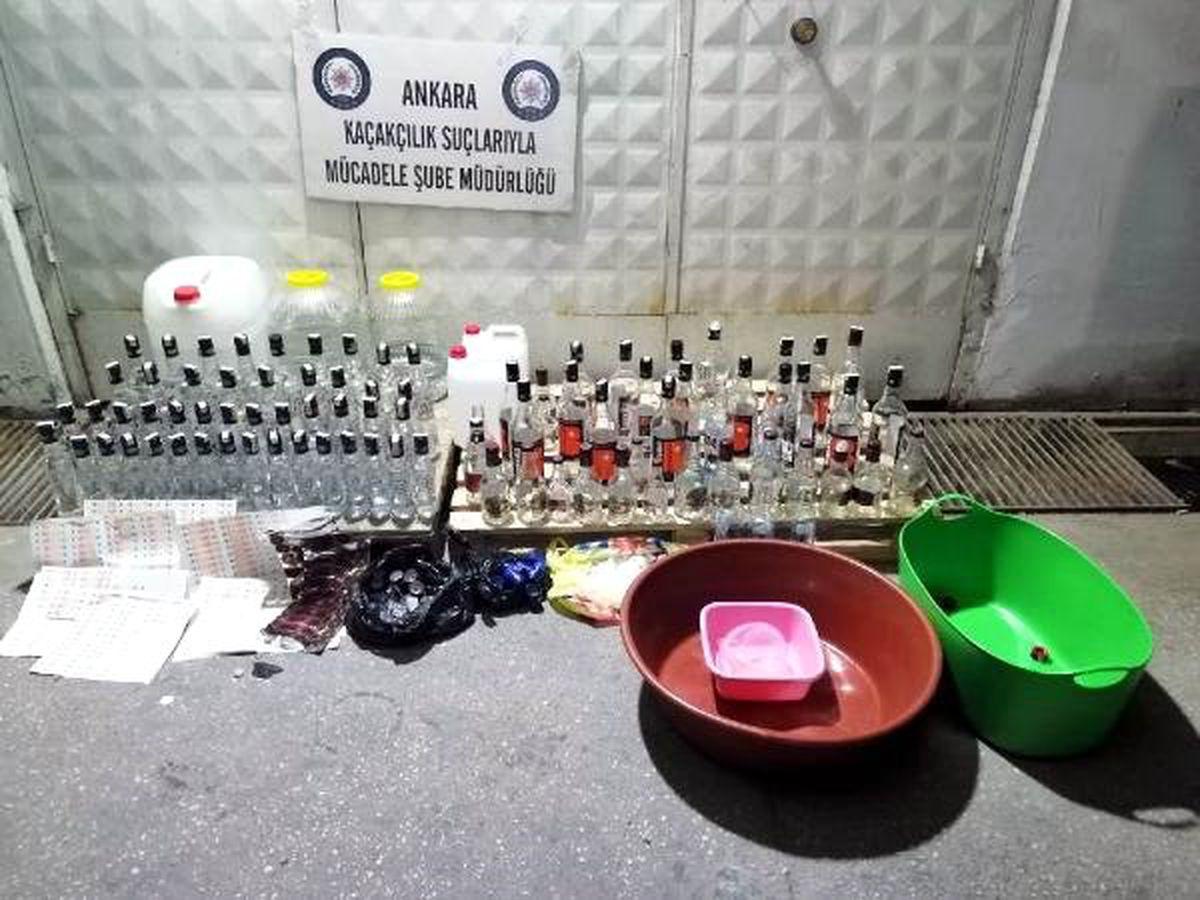 Evde Kaçak İçki Üreten Şüphelilere Operasyon: 3 Gözaltı