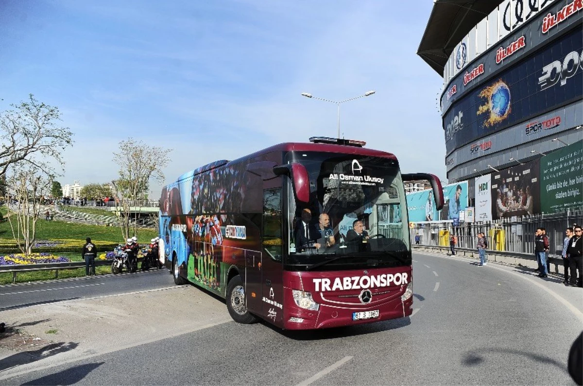 Fenerbahçe ve Trabzonspor Kafileleri Ülker Stadı\'na Geldi